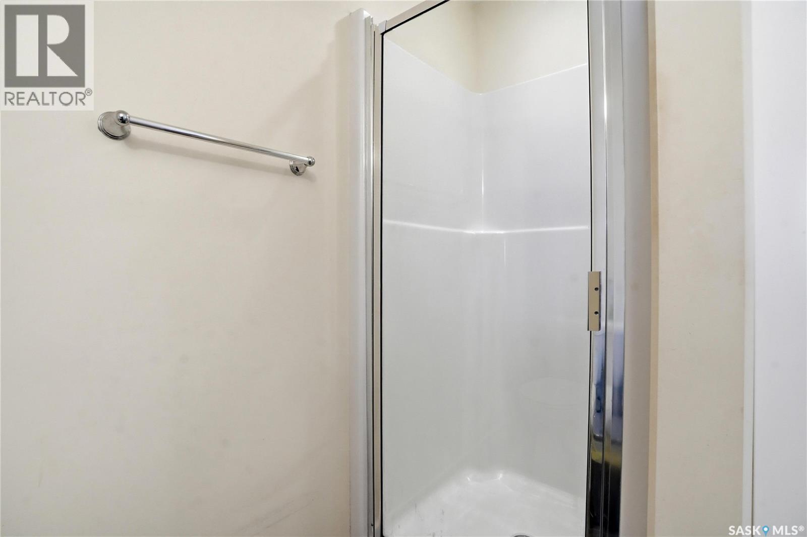 #4 3960 7th AVENUE E - 28