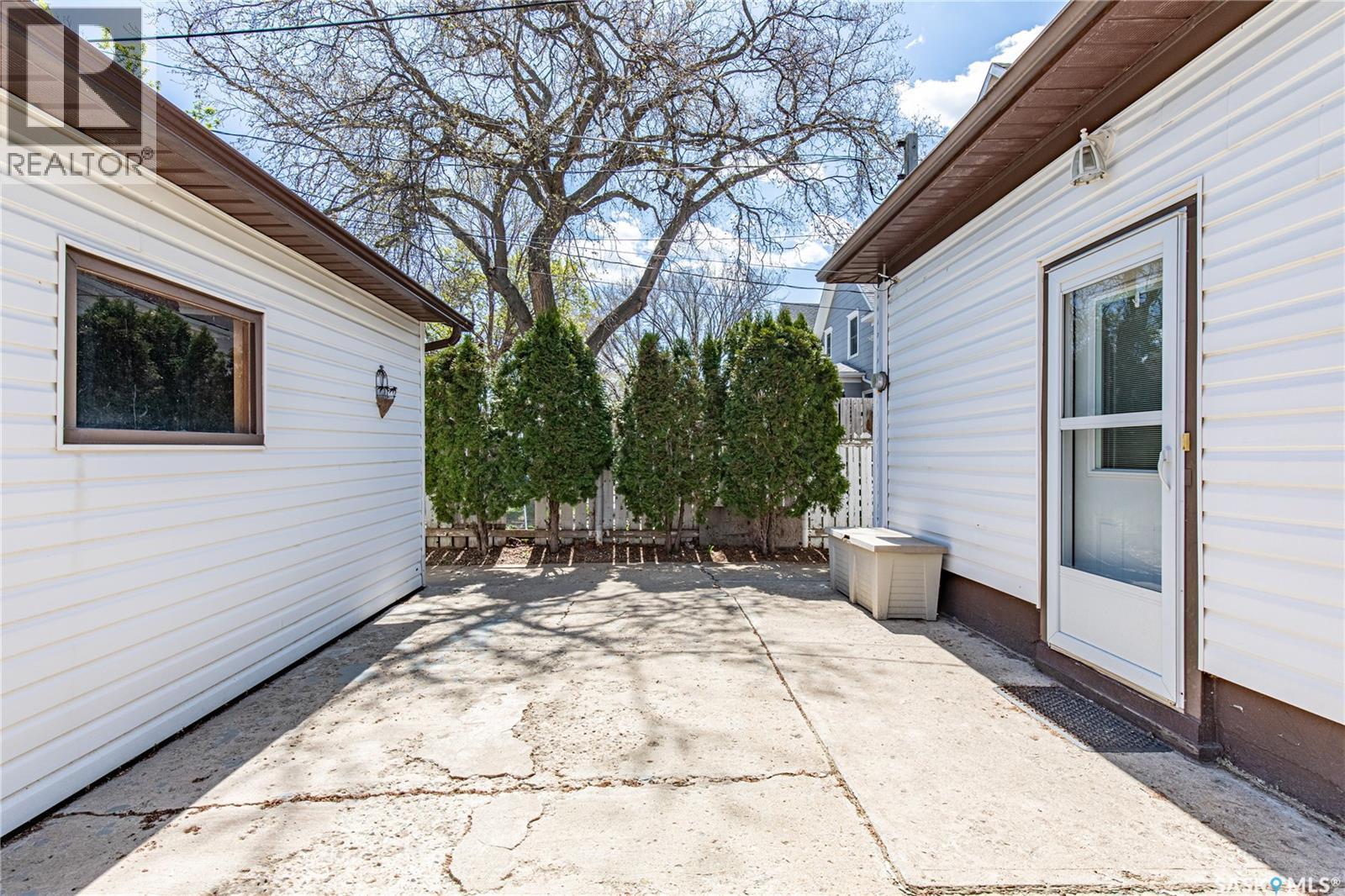 1171 Henleaze AVENUE - 52