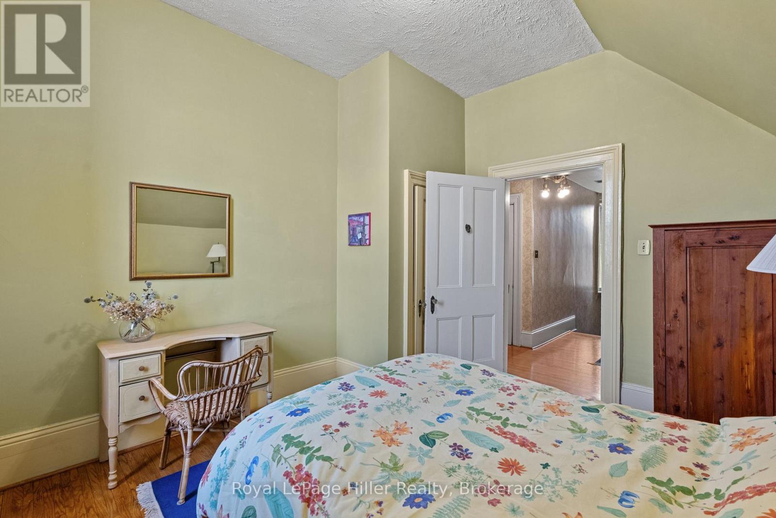 131 HURON STREET - 30