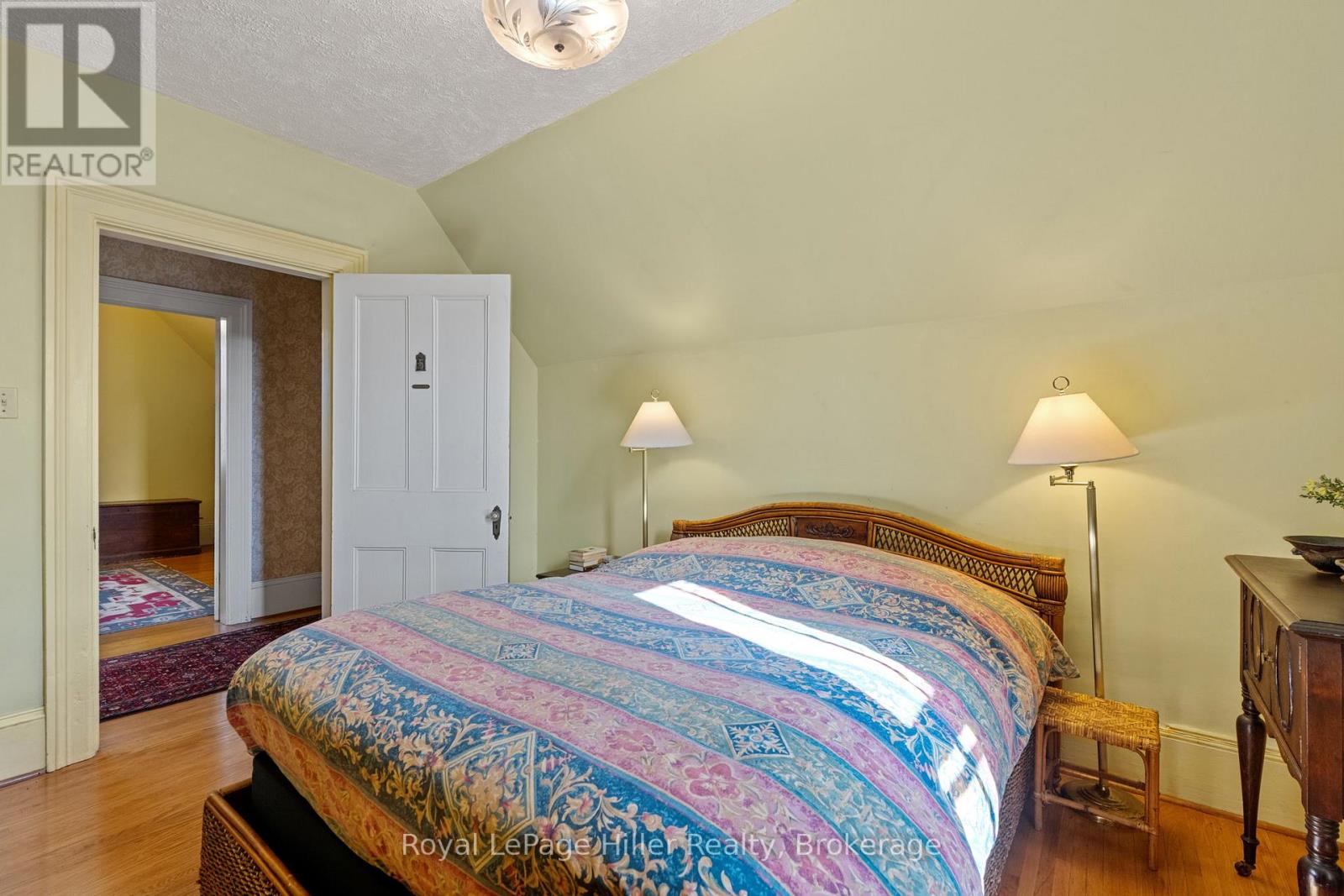 131 HURON STREET - 34
