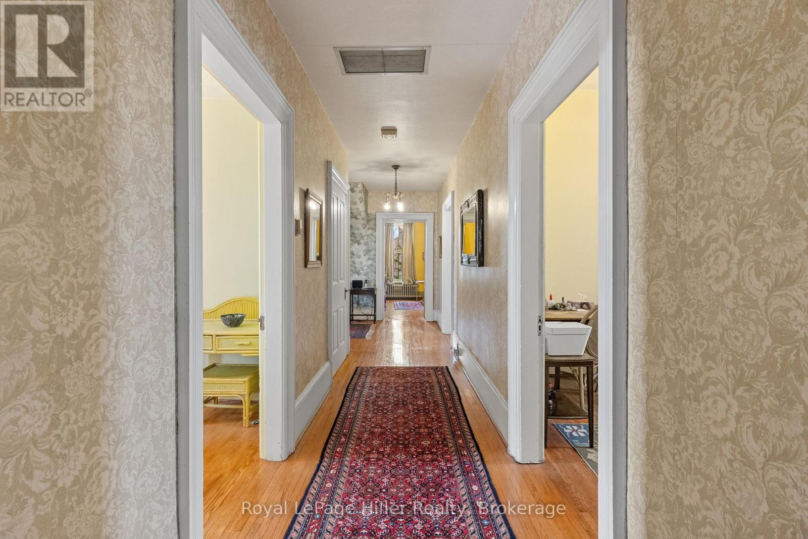 131 HURON STREET - 36