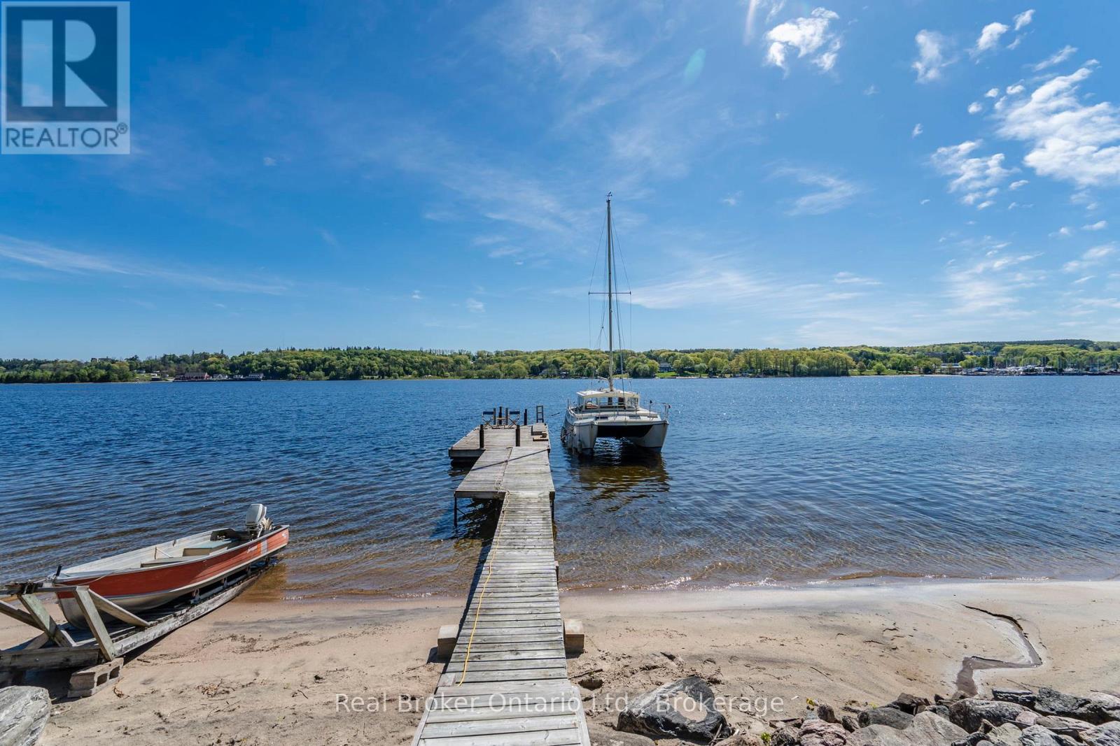 437 CHAMPLAIN ROAD - 10