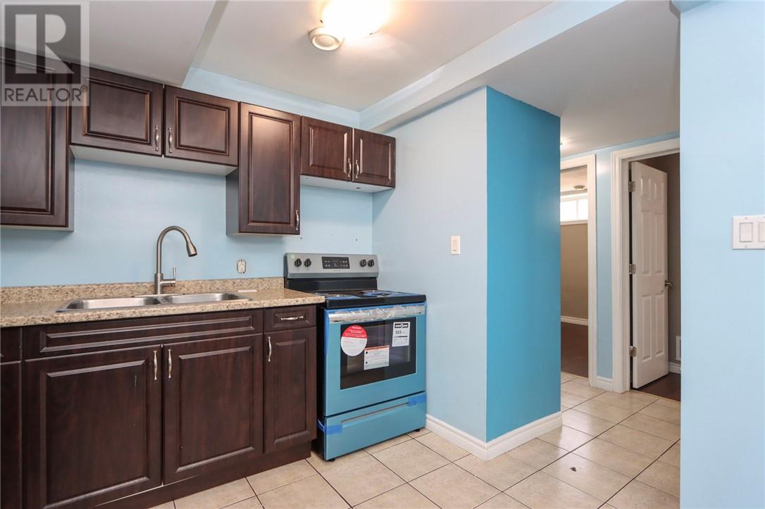 597 Kingsway - 24