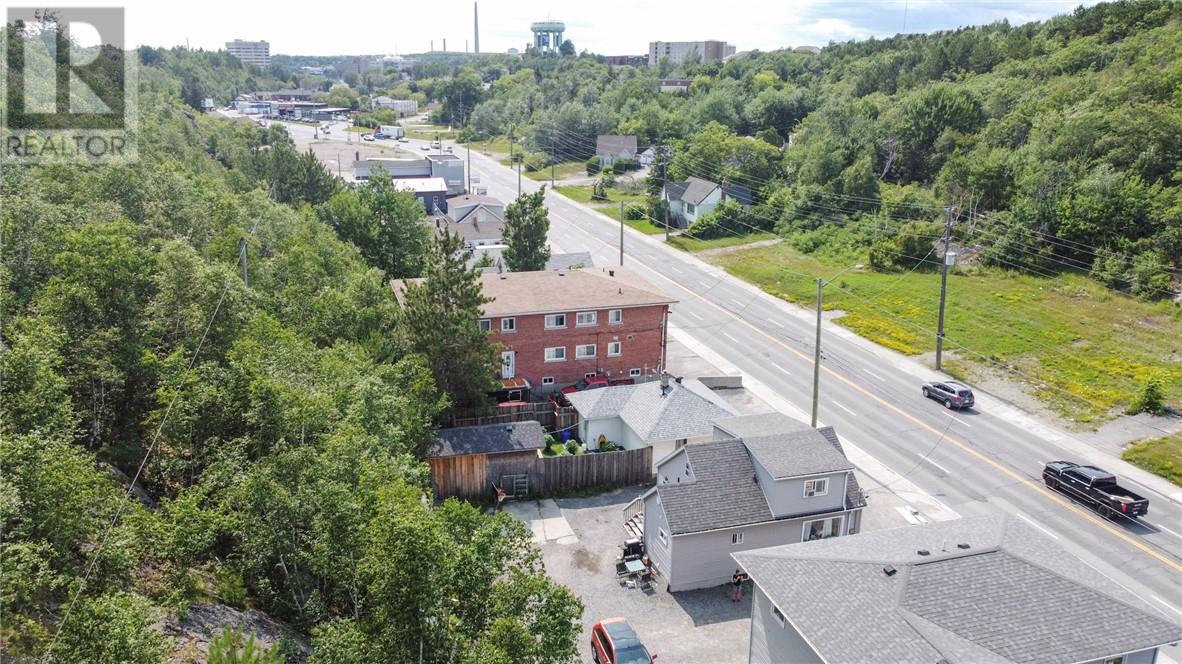597 Kingsway - 42