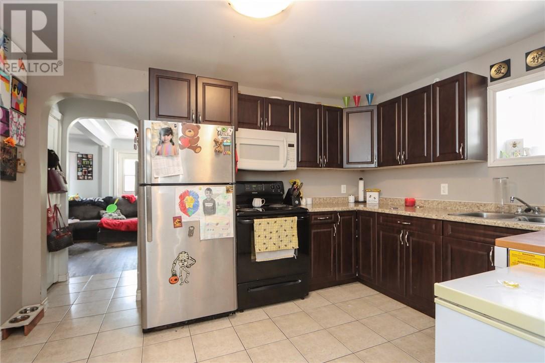 597 Kingsway - 7