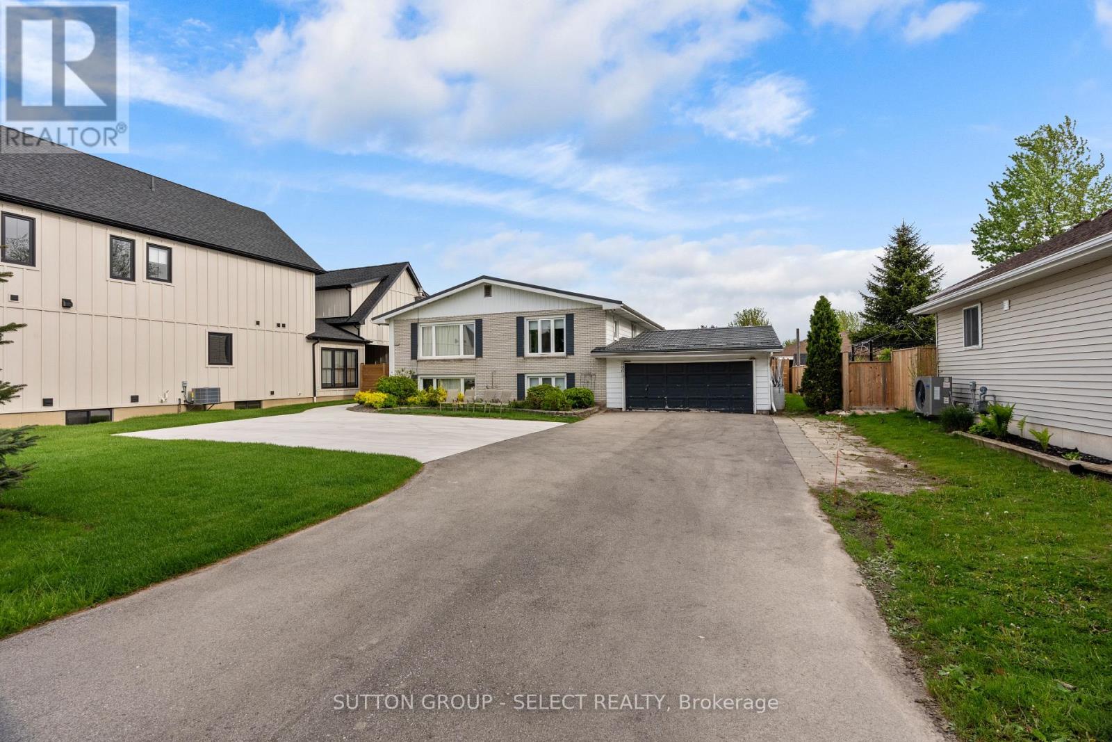 296 HURON STREET W - 2