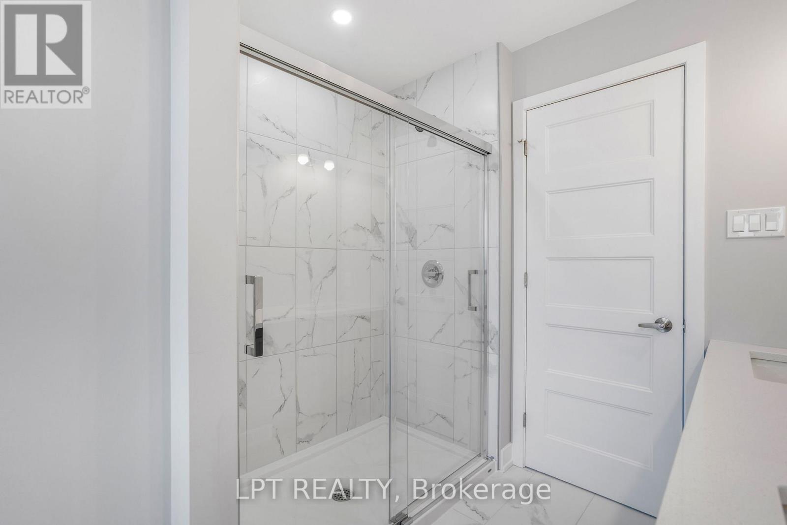 63 CHATEAUGUAY STREET - 23