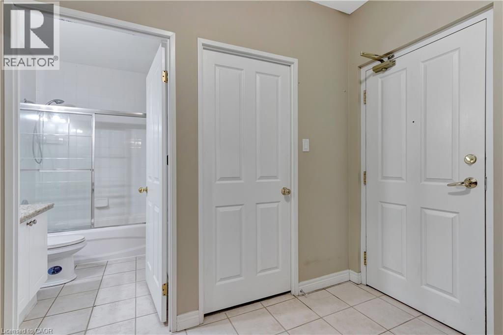 #303 255 KEATS Way - 16