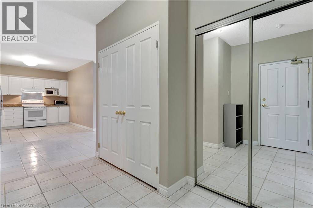 #303 255 KEATS Way - 18