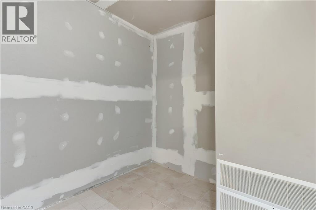 #303 255 KEATS Way - 37