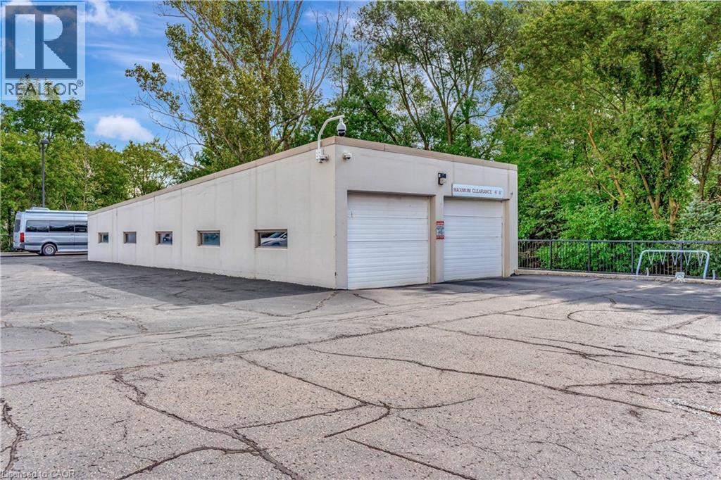 #303 255 KEATS Way - 44