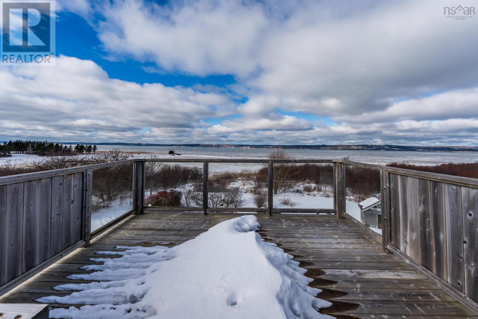 8441 Hwy 101 - 9
