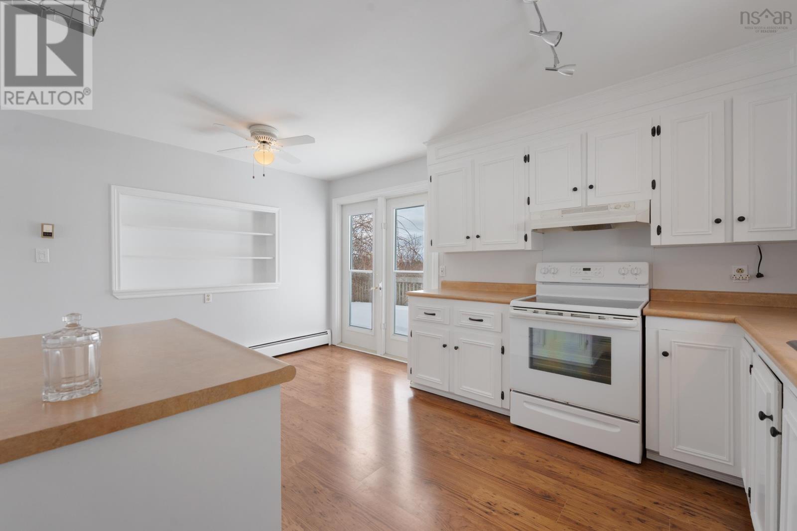 8441 Hwy 101 - 12