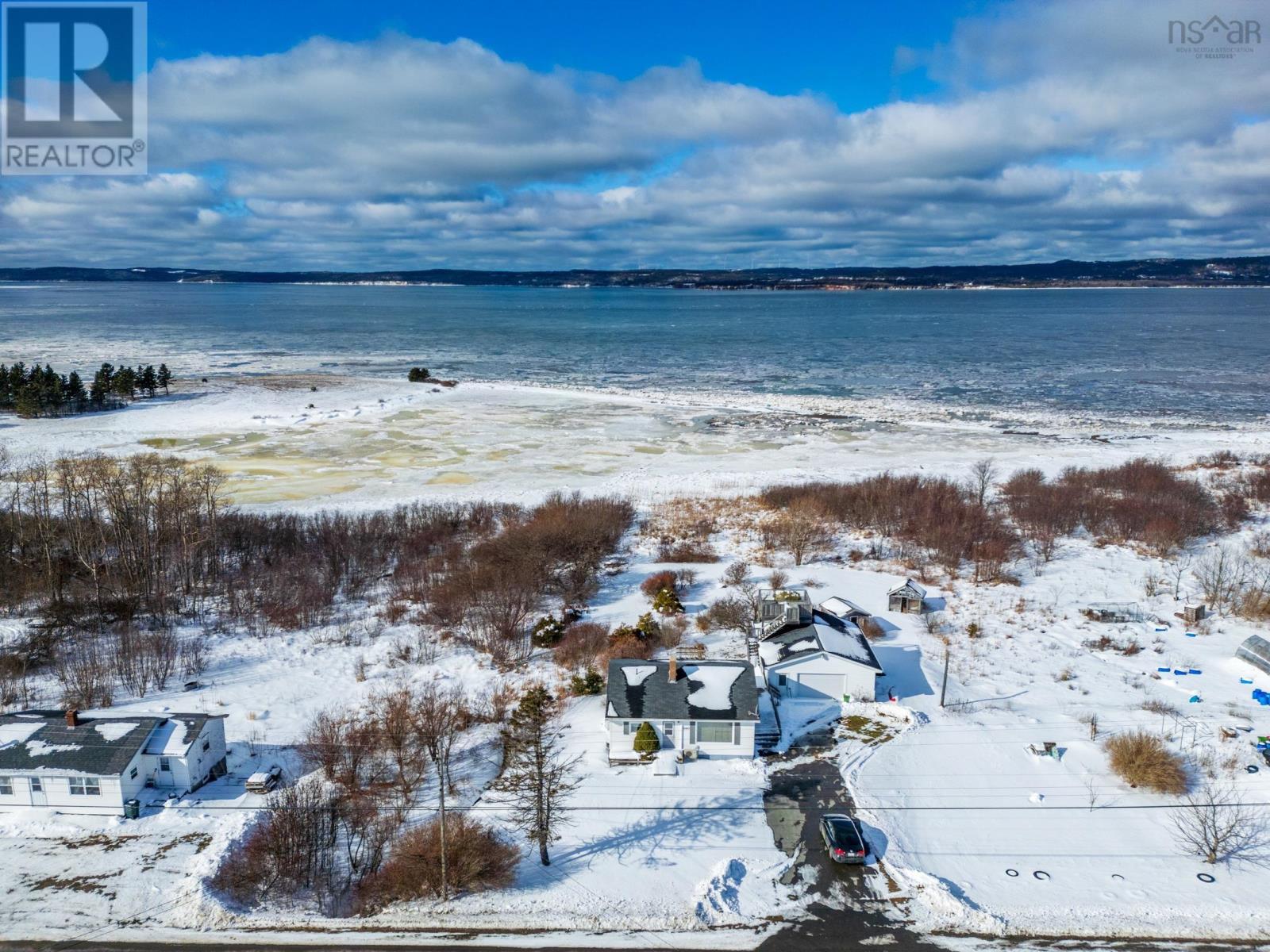 8441 Hwy 101 - 7