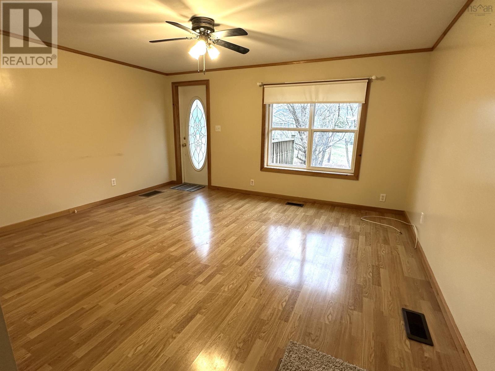 61 HILLSIDE Road - 9