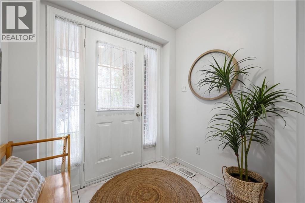 444 BURNETT Avenue - 5