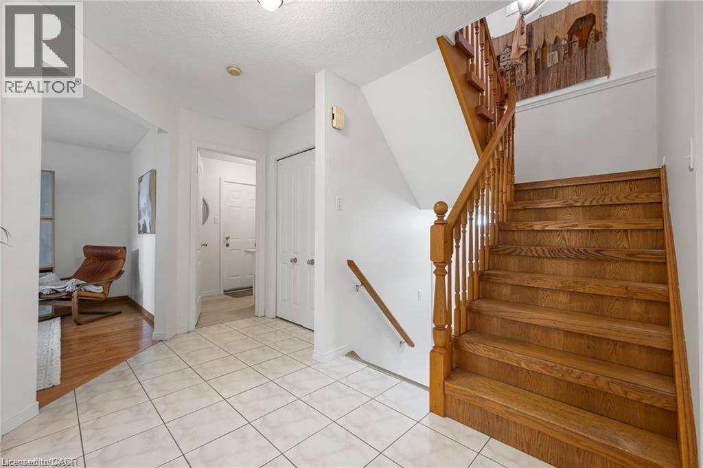 444 BURNETT Avenue - 22