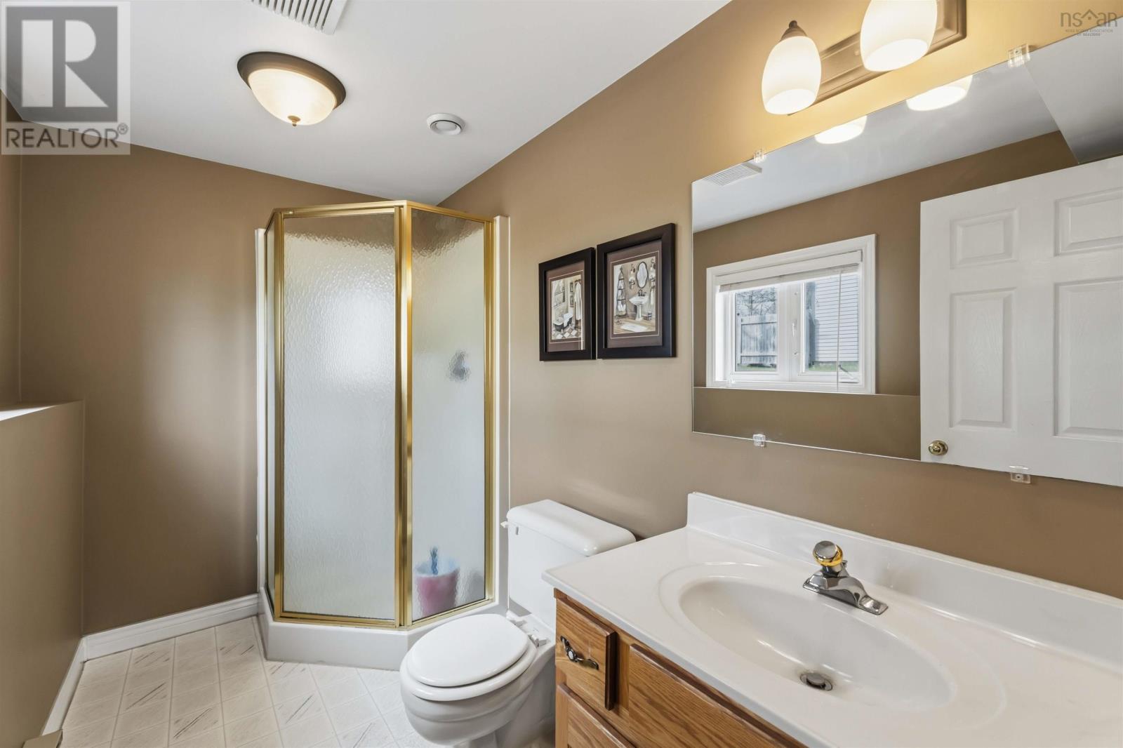 Property 33 of 49 of 2774 Poplar Drive