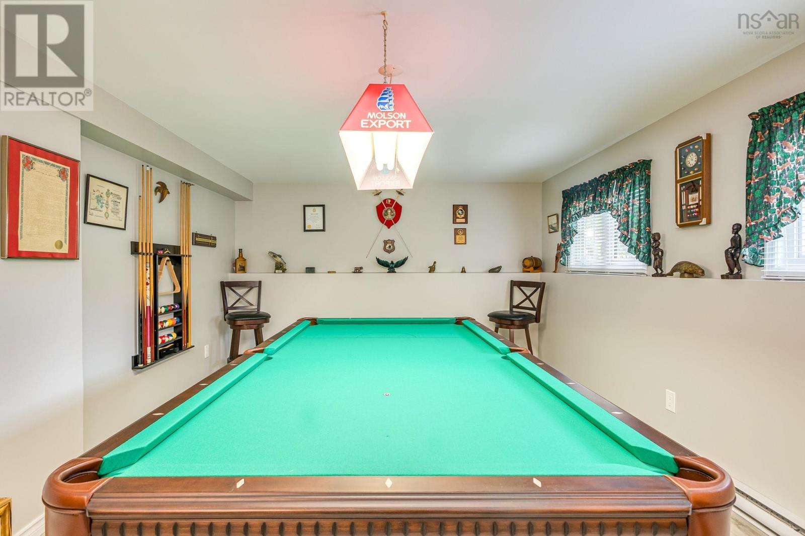 2 Loggen Road - 40
