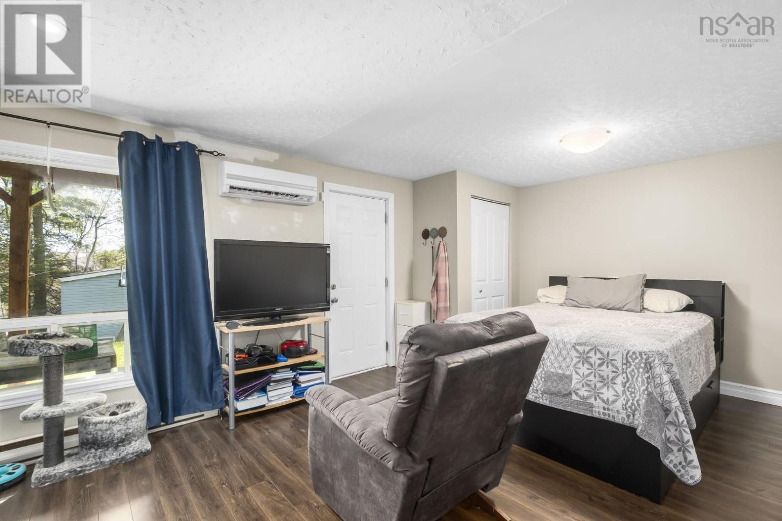 45 Regal Road - 23