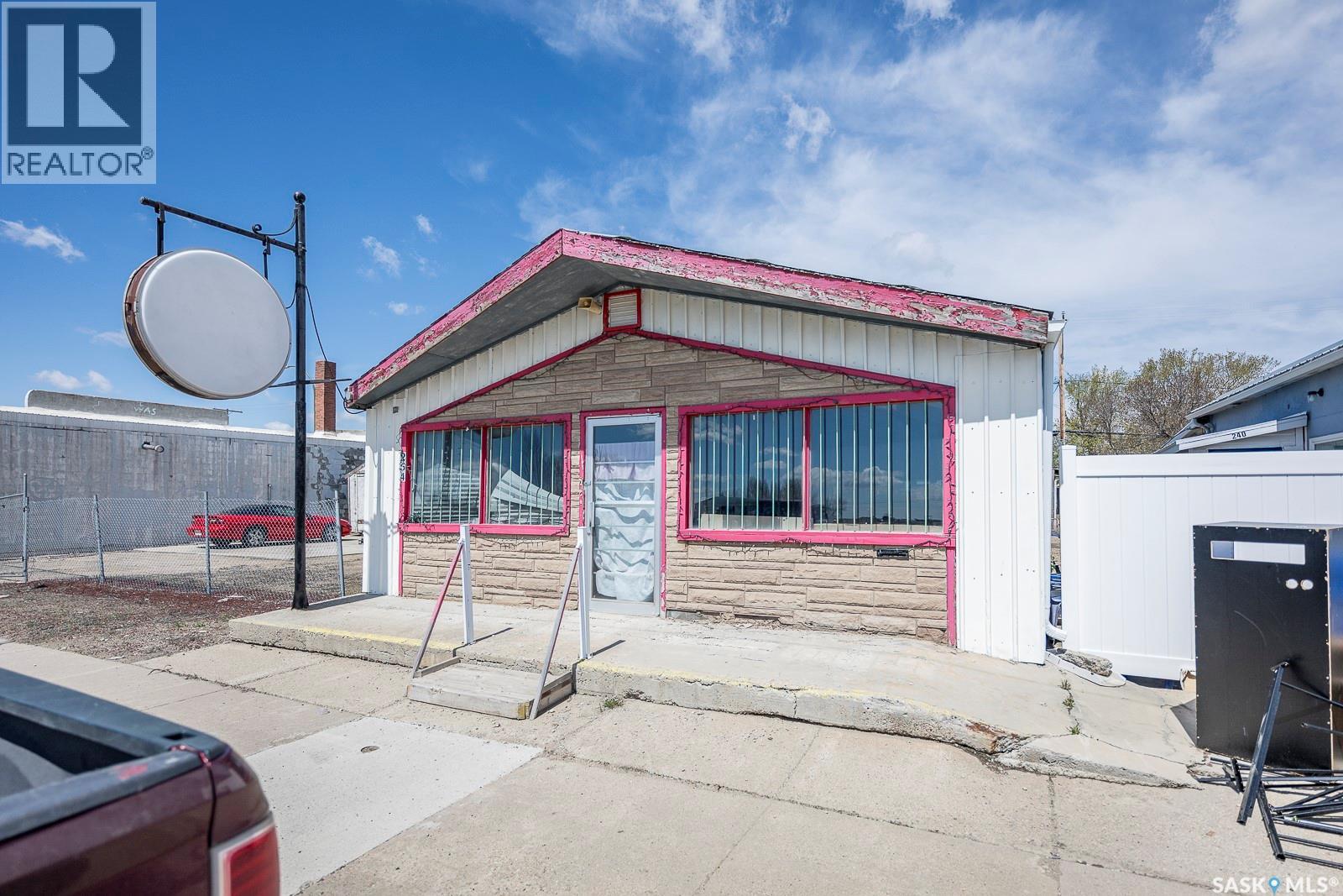 254 RAILWAY AVENUE, Southey — photo 2
