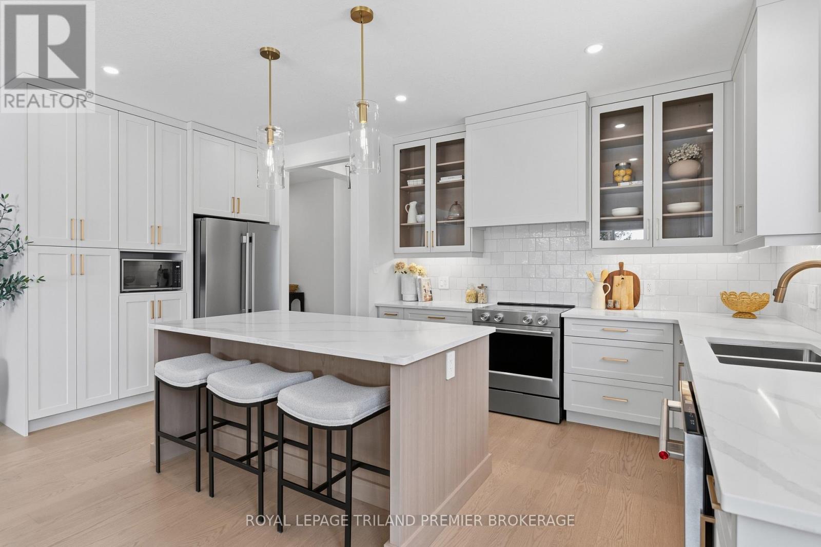 108 DEARING DRIVE - 10