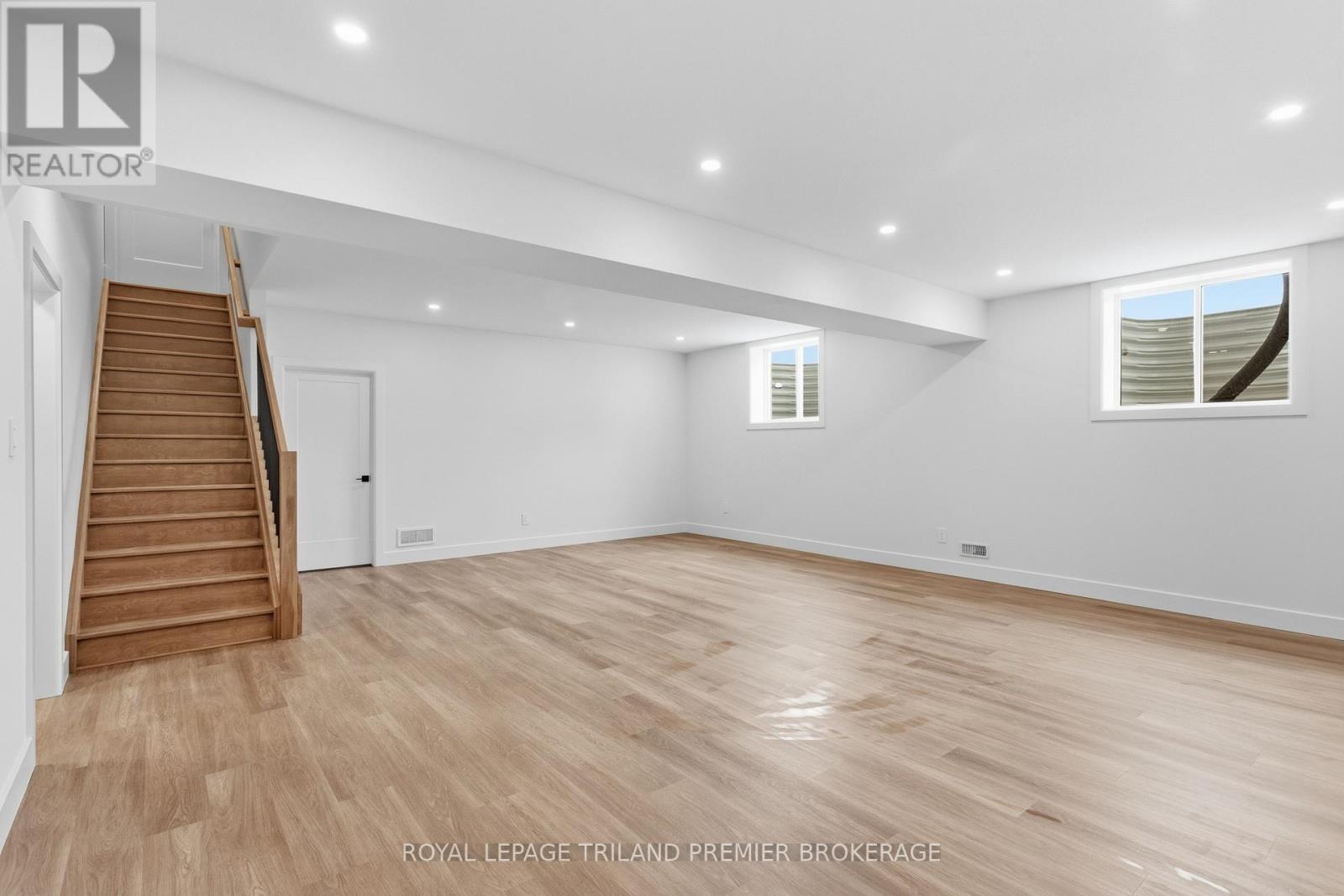 108 DEARING DRIVE - 32