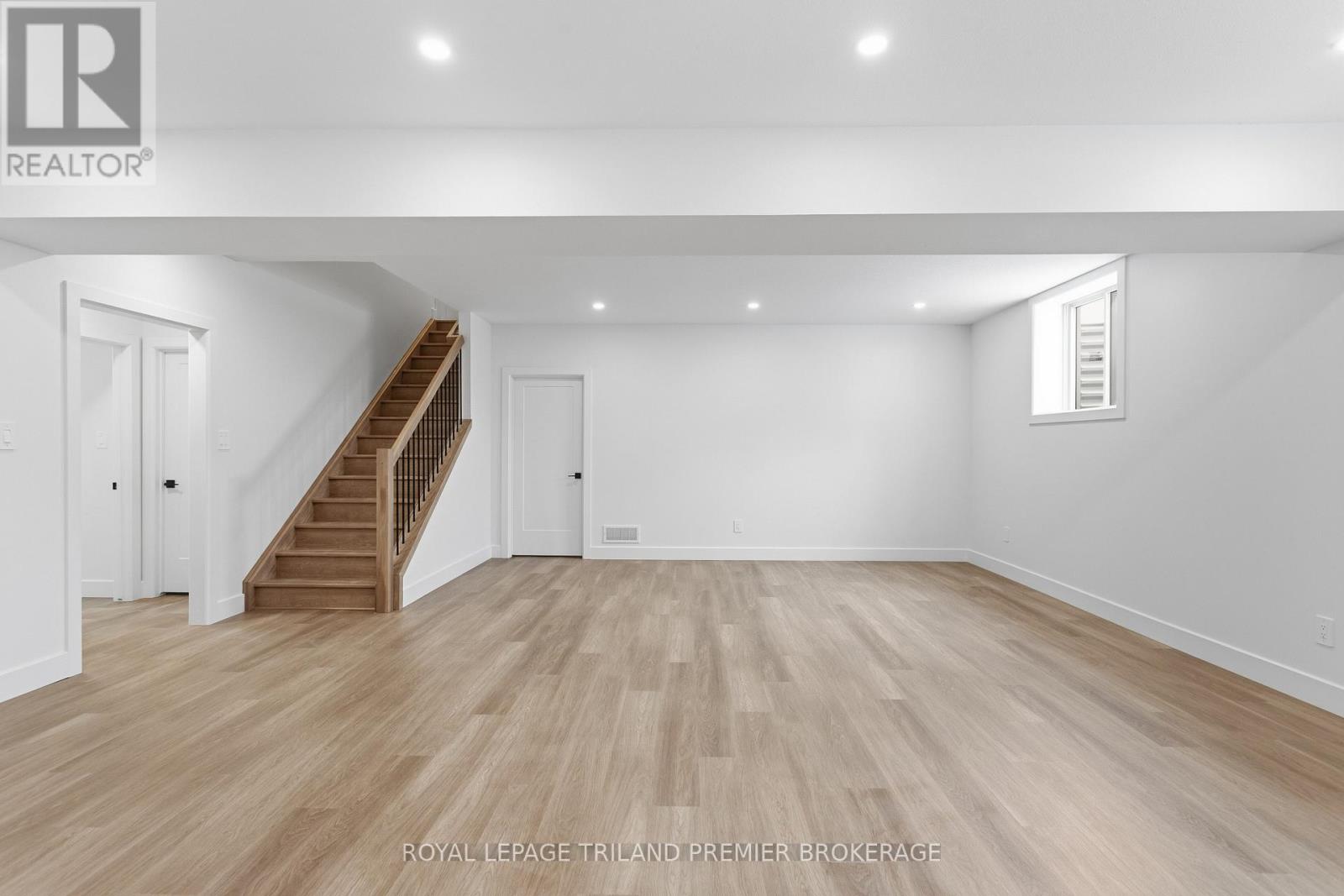 108 DEARING DRIVE - 33