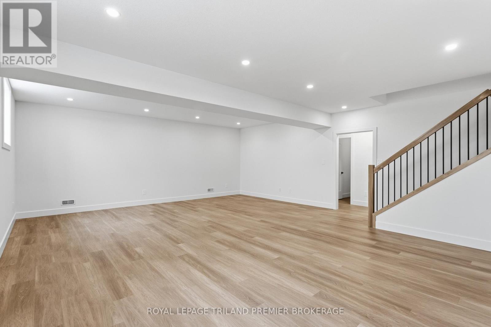 108 DEARING DRIVE - 35