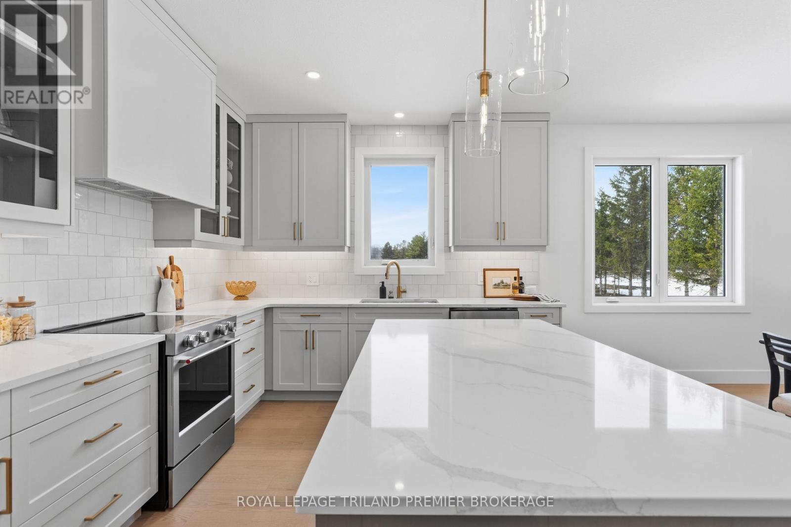 108 DEARING DRIVE - 8