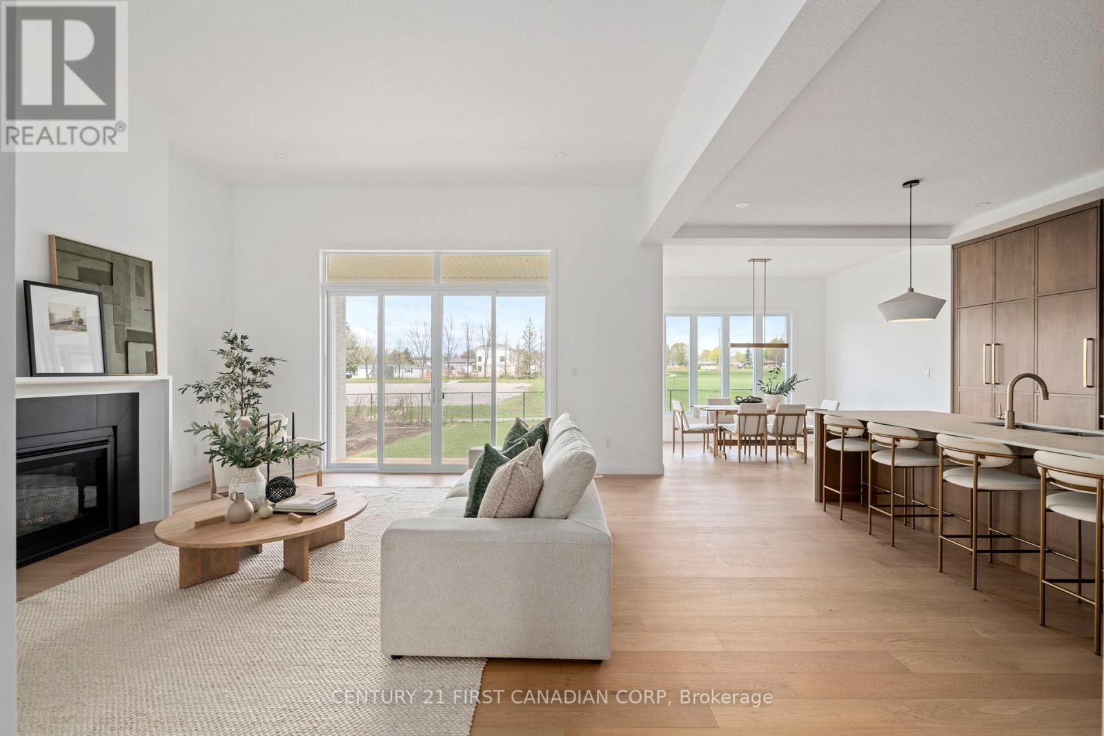 207 FOXBOROUGH PLACE - 6