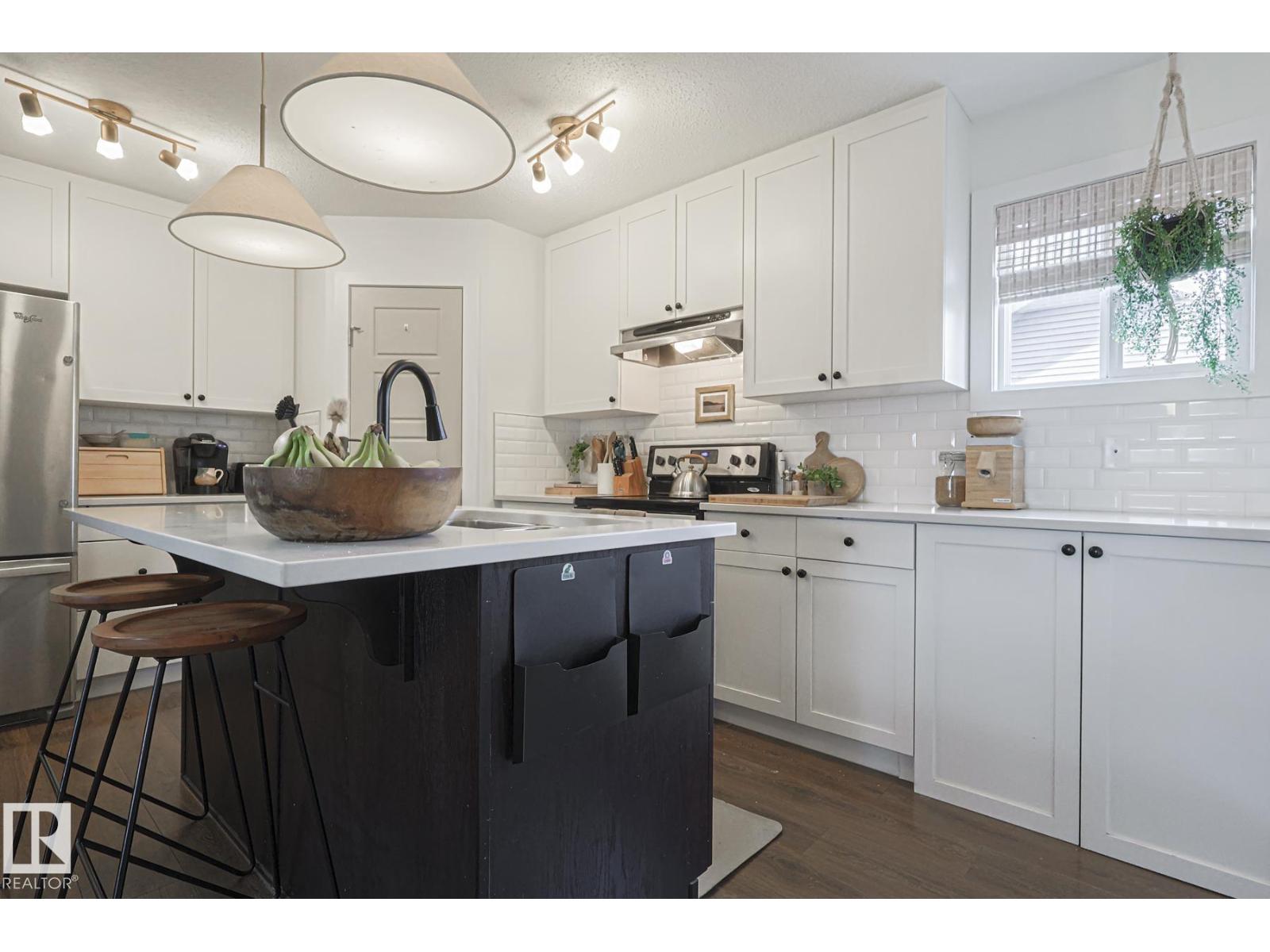8952 218 ST NW - 14