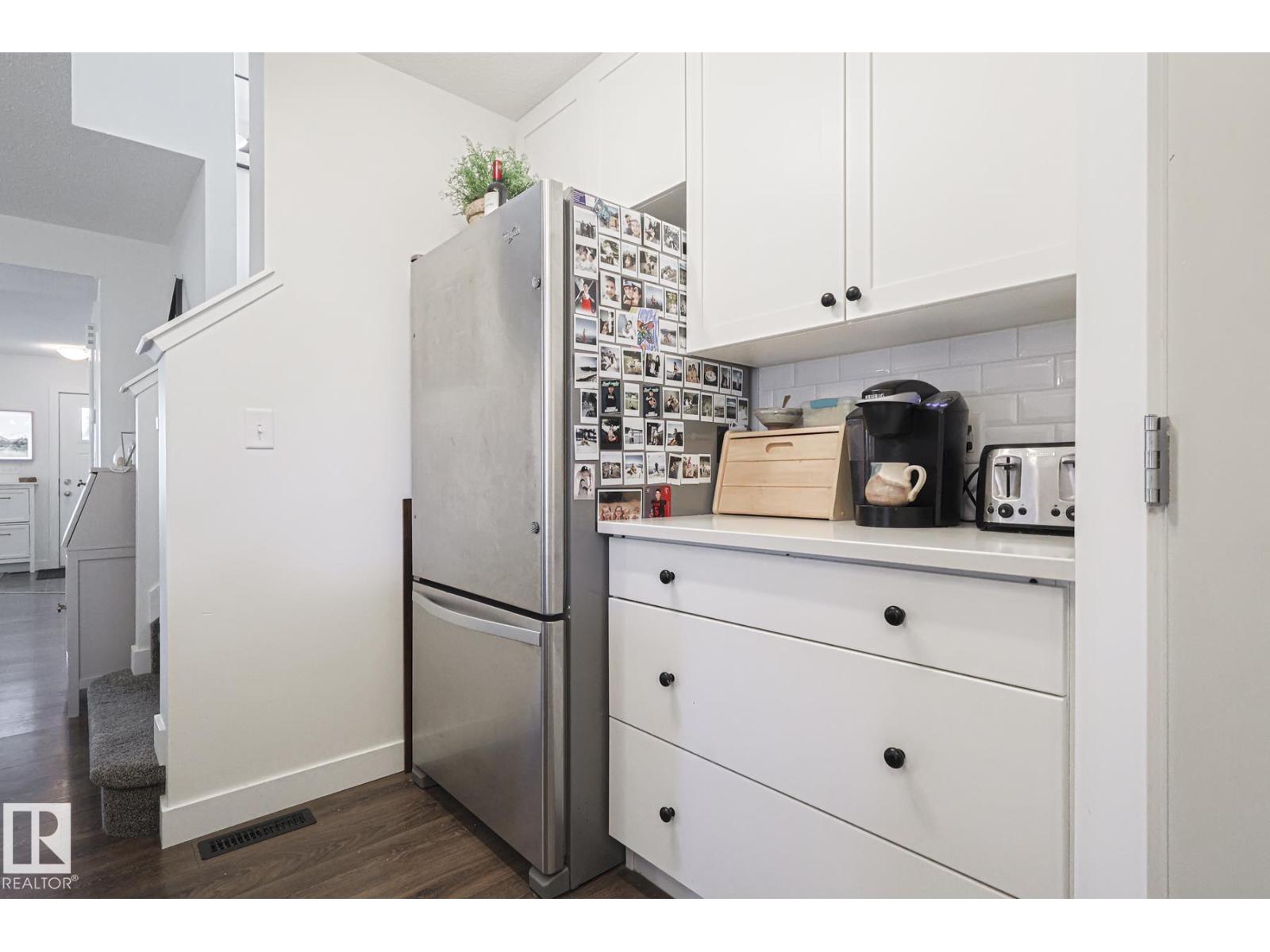 8952 218 ST NW - 18