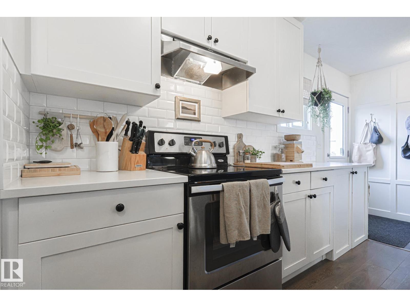 8952 218 ST NW - 20