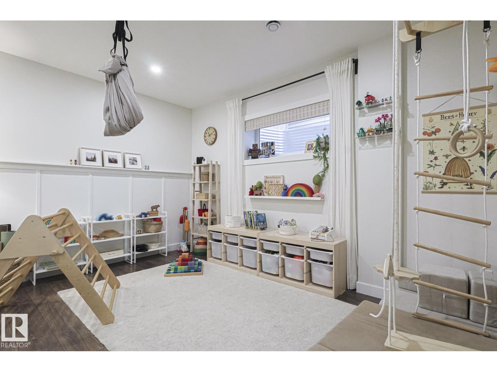 8952 218 ST NW - 41