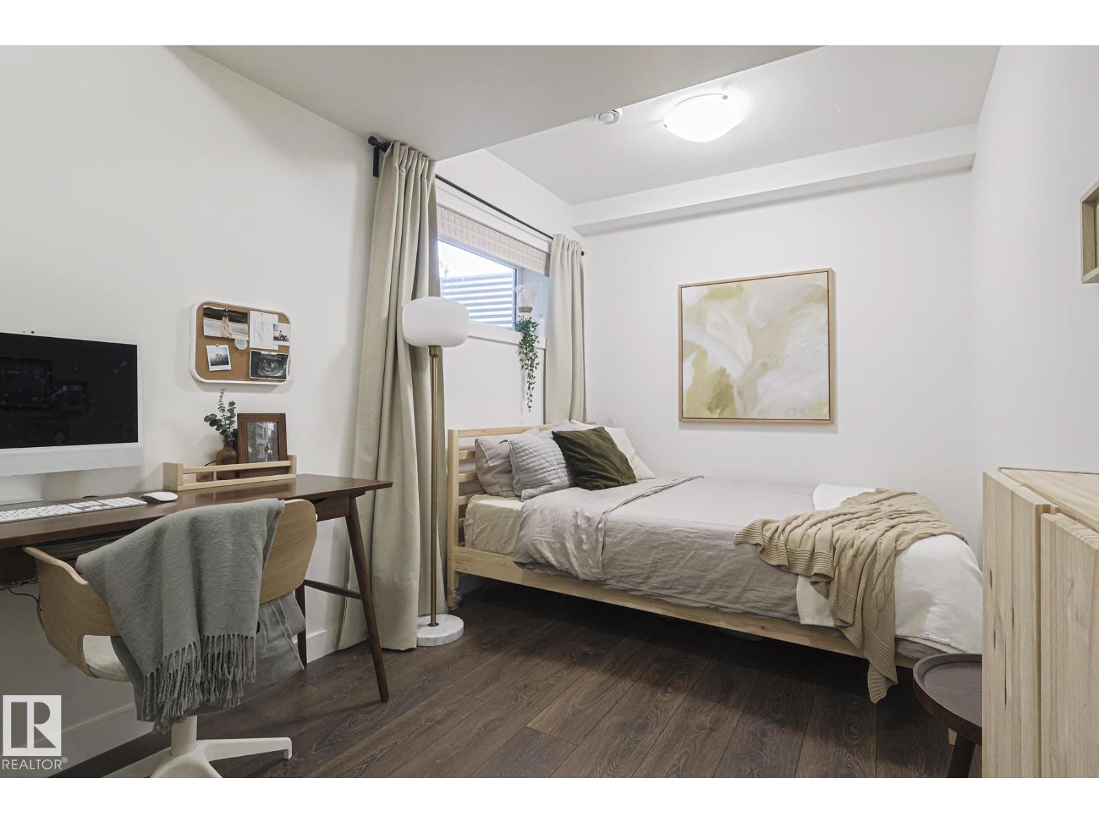 8952 218 ST NW - 47