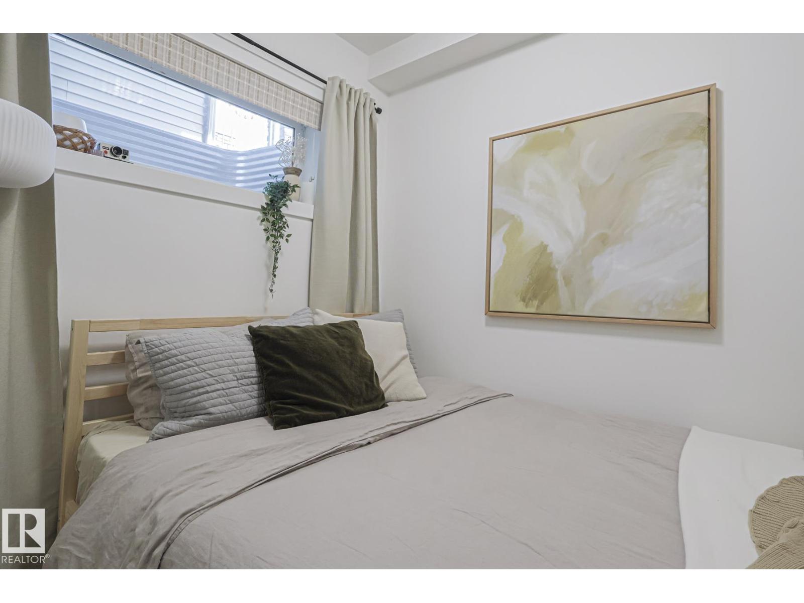 8952 218 ST NW - 48