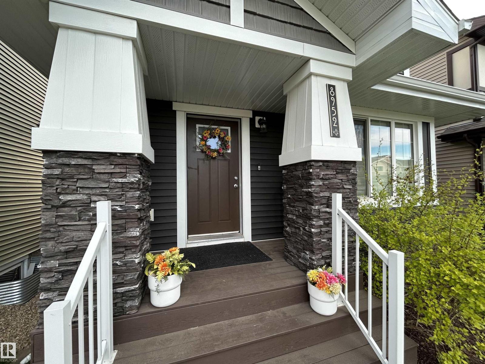 8952 218 ST NW - 5