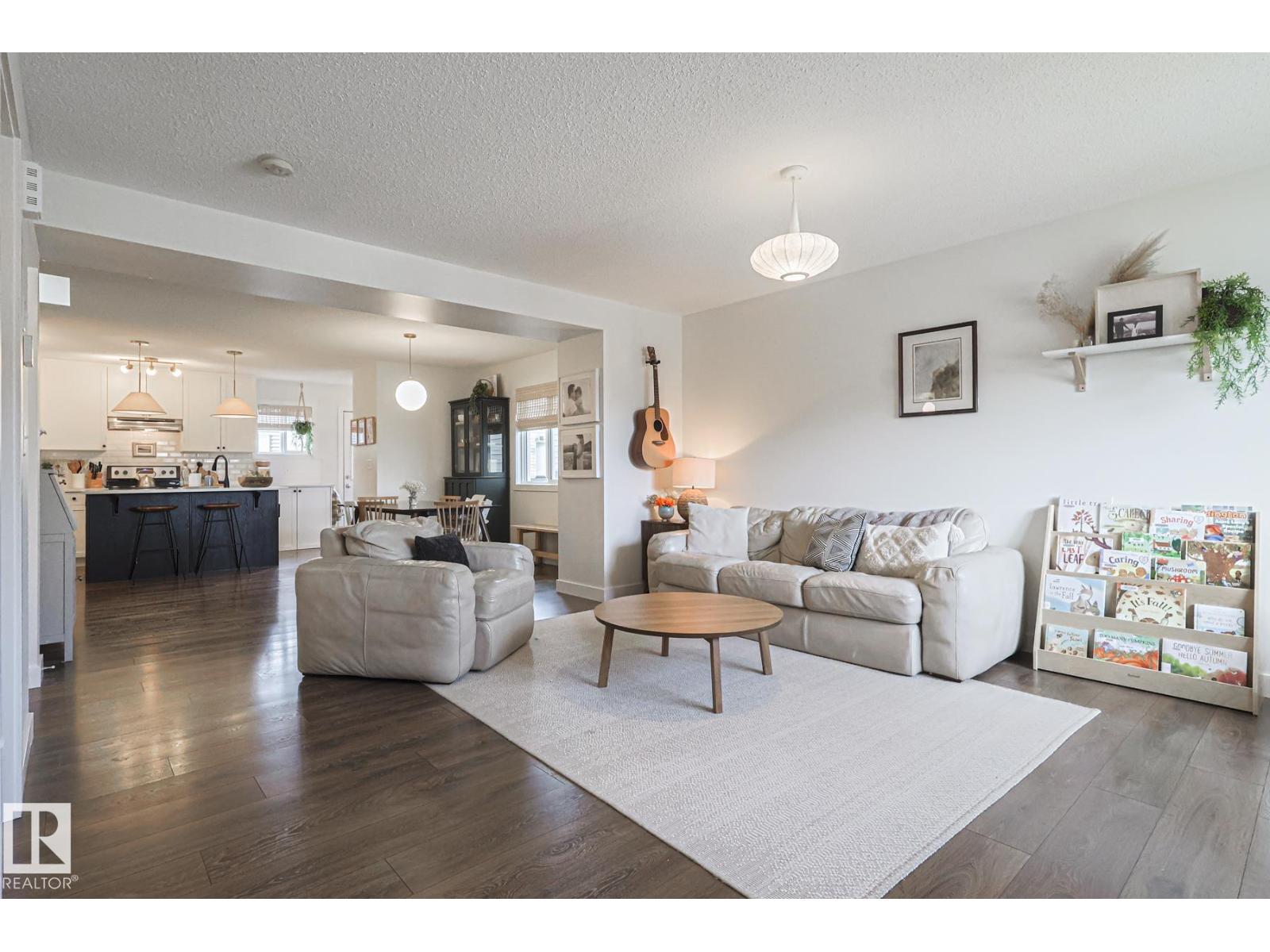 8952 218 ST NW - 6