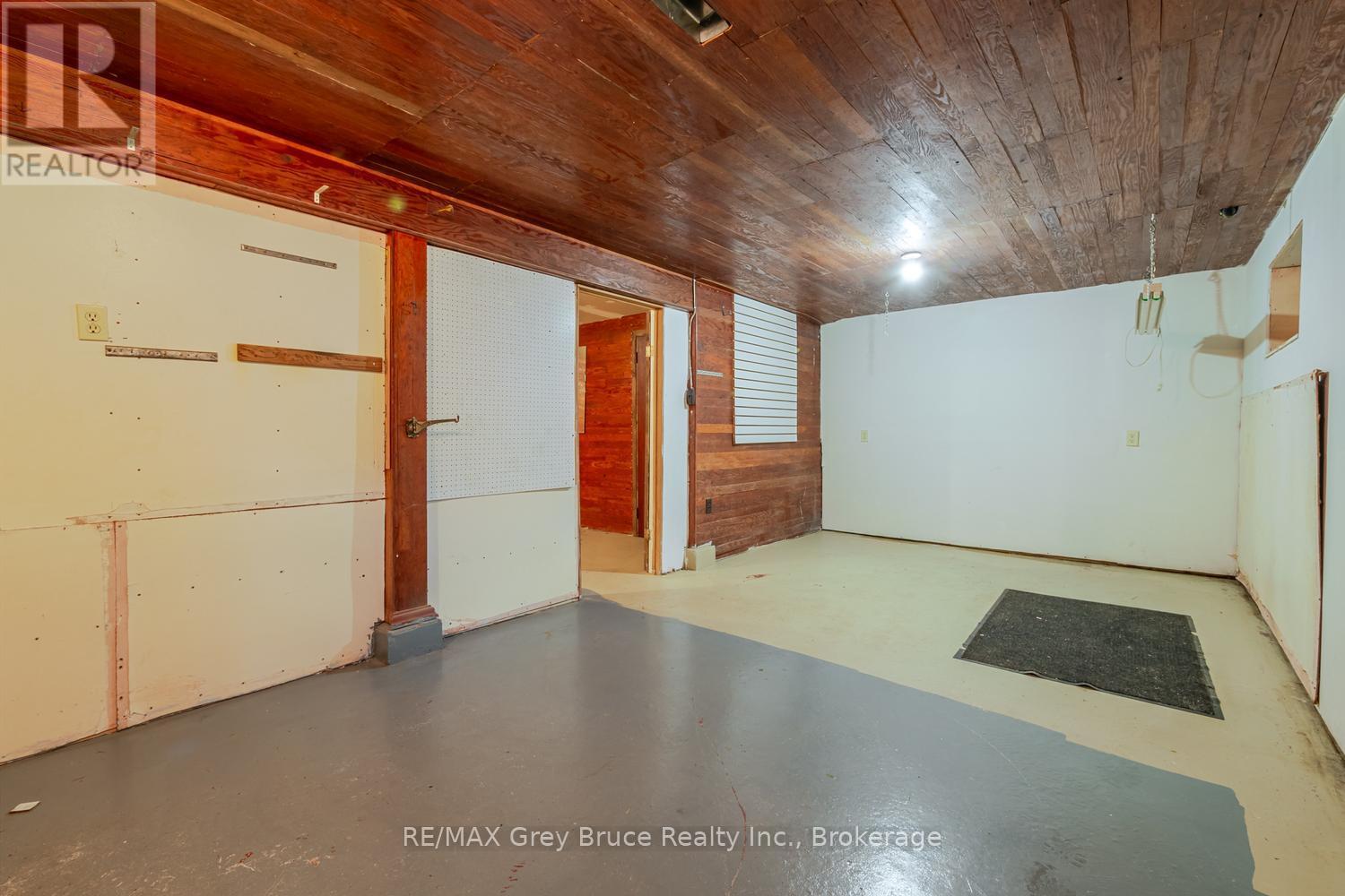 129 3RD A STREET W - 30