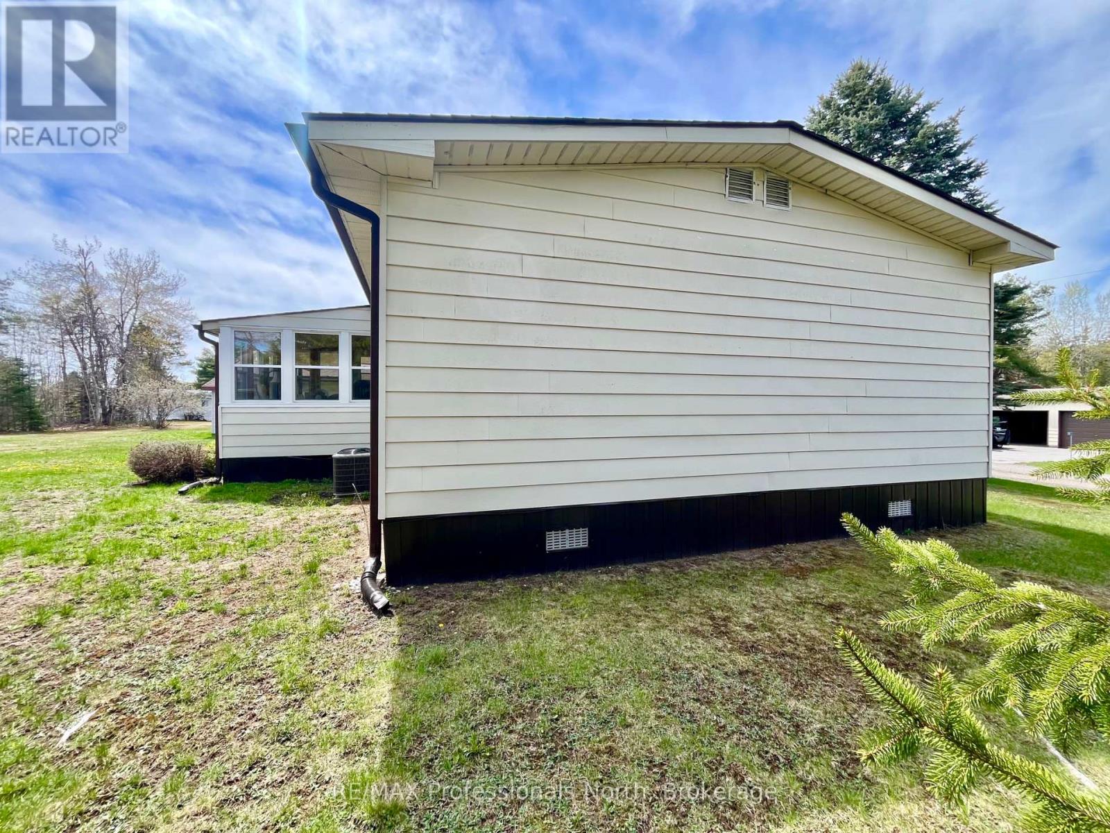 1094 SEVENTH LANE - 12