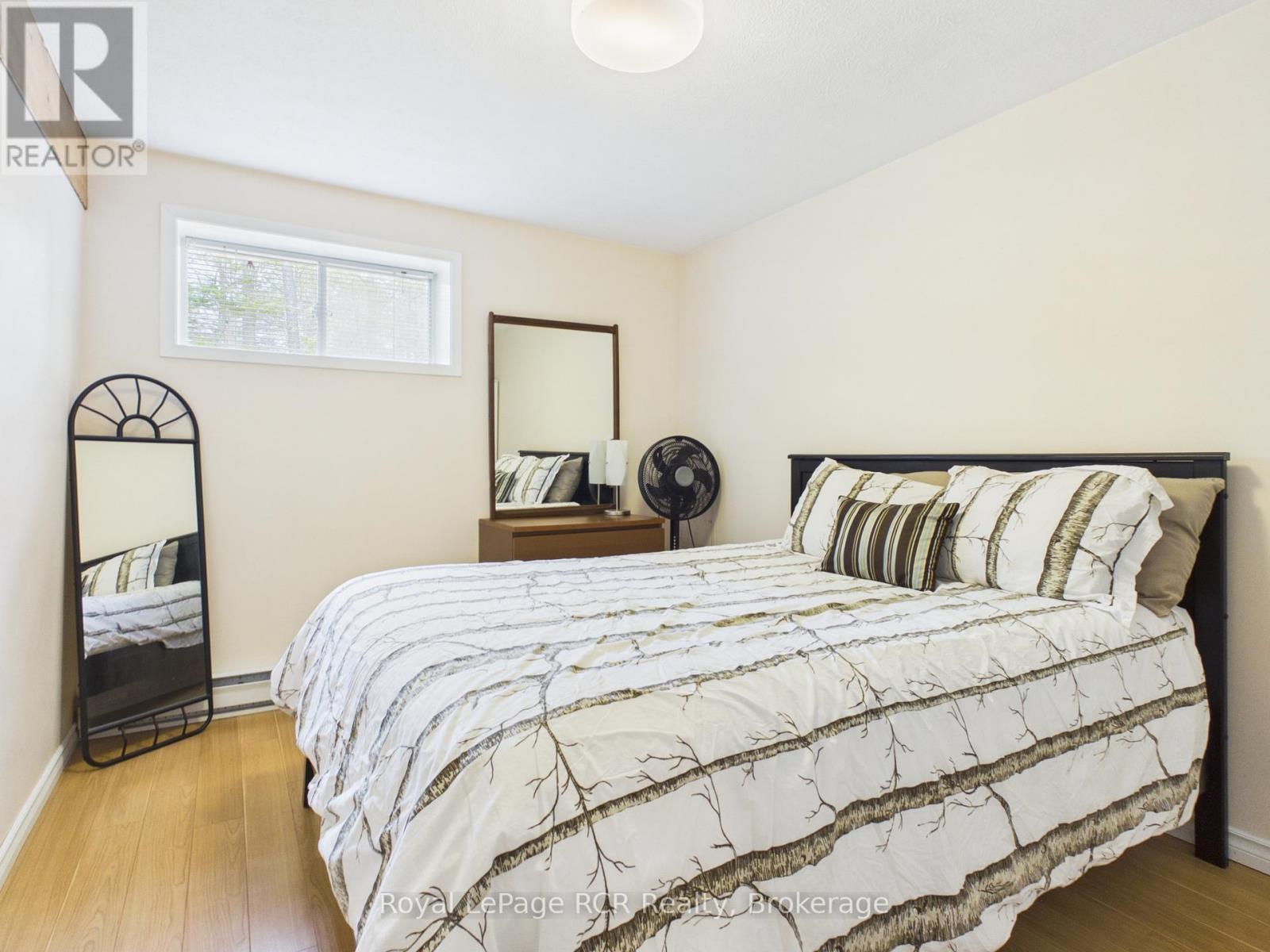 220 SHADYWOOD CRESCENT - 24
