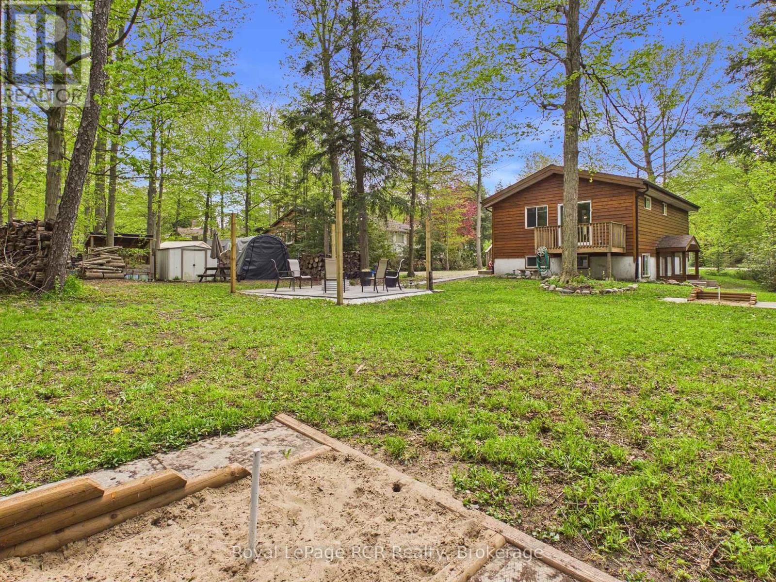 220 SHADYWOOD CRESCENT - 26