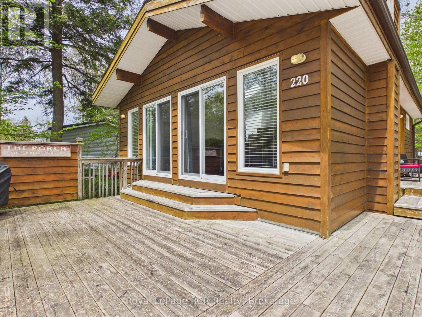 220 SHADYWOOD CRESCENT - 3