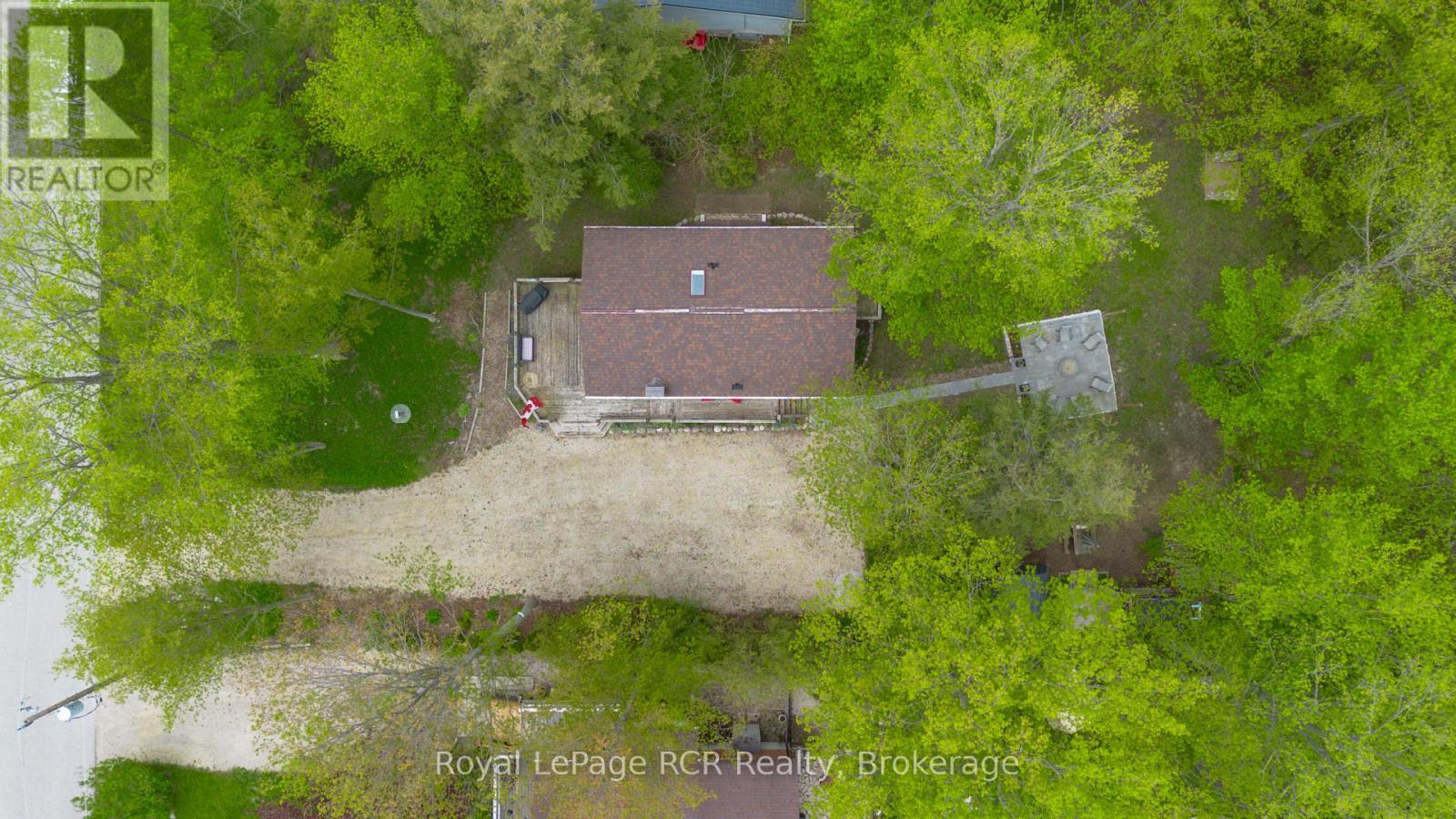 220 SHADYWOOD CRESCENT - 5