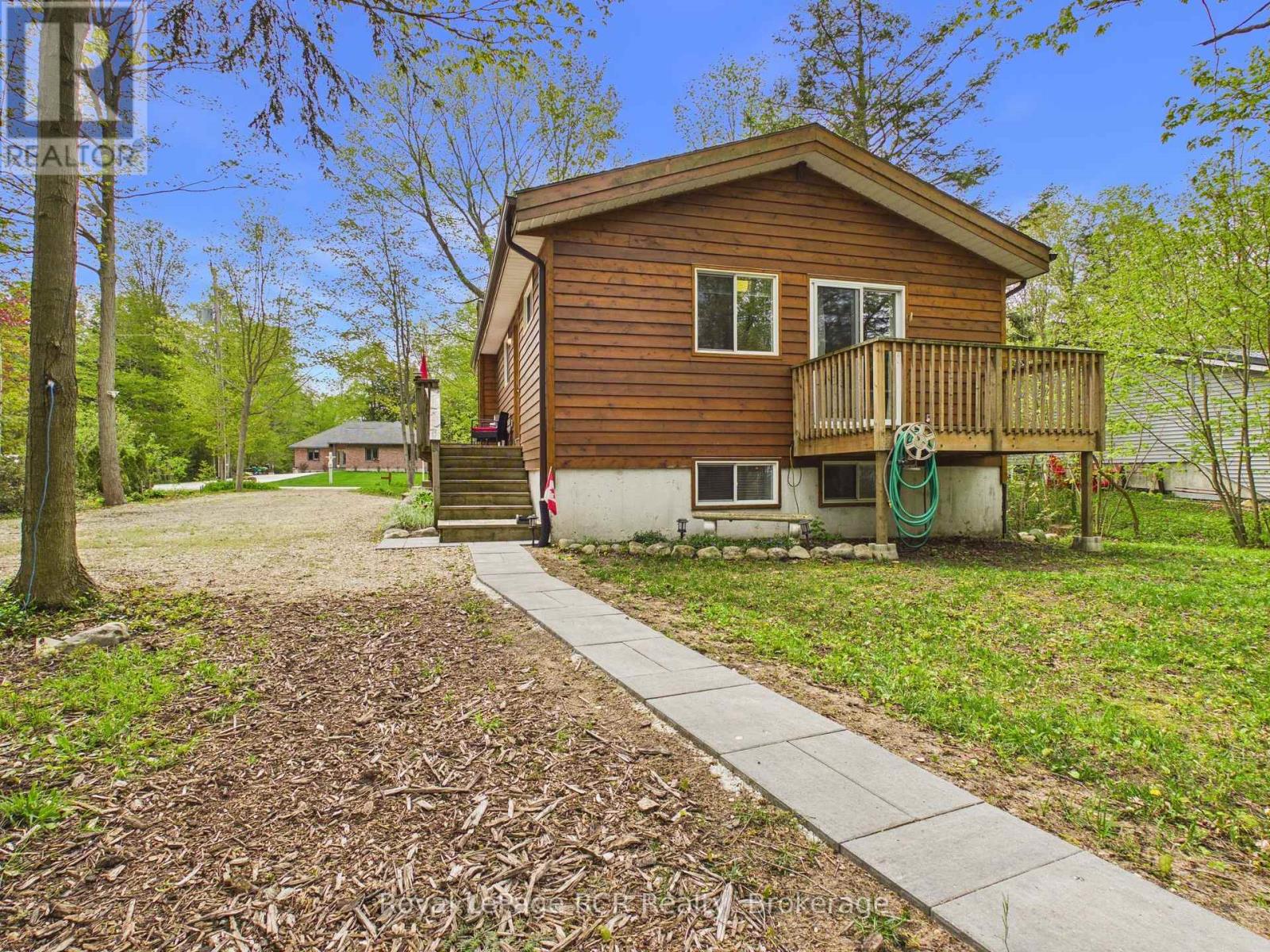 220 SHADYWOOD CRESCENT - 7