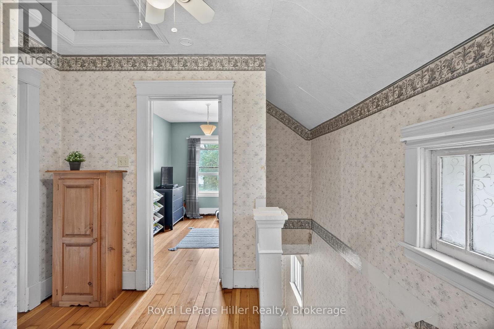 211 NELSON STREET - 20