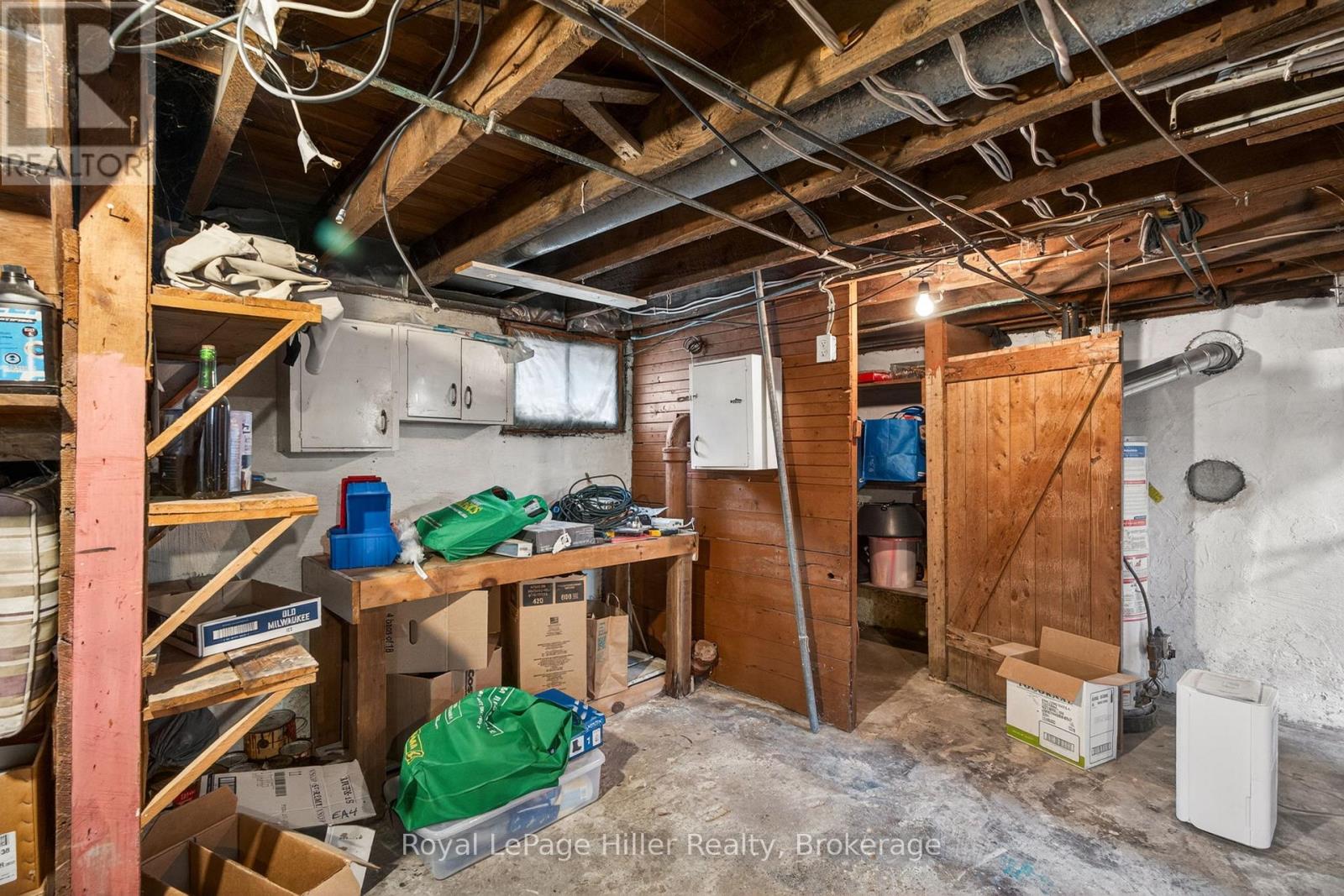 211 NELSON STREET - 35