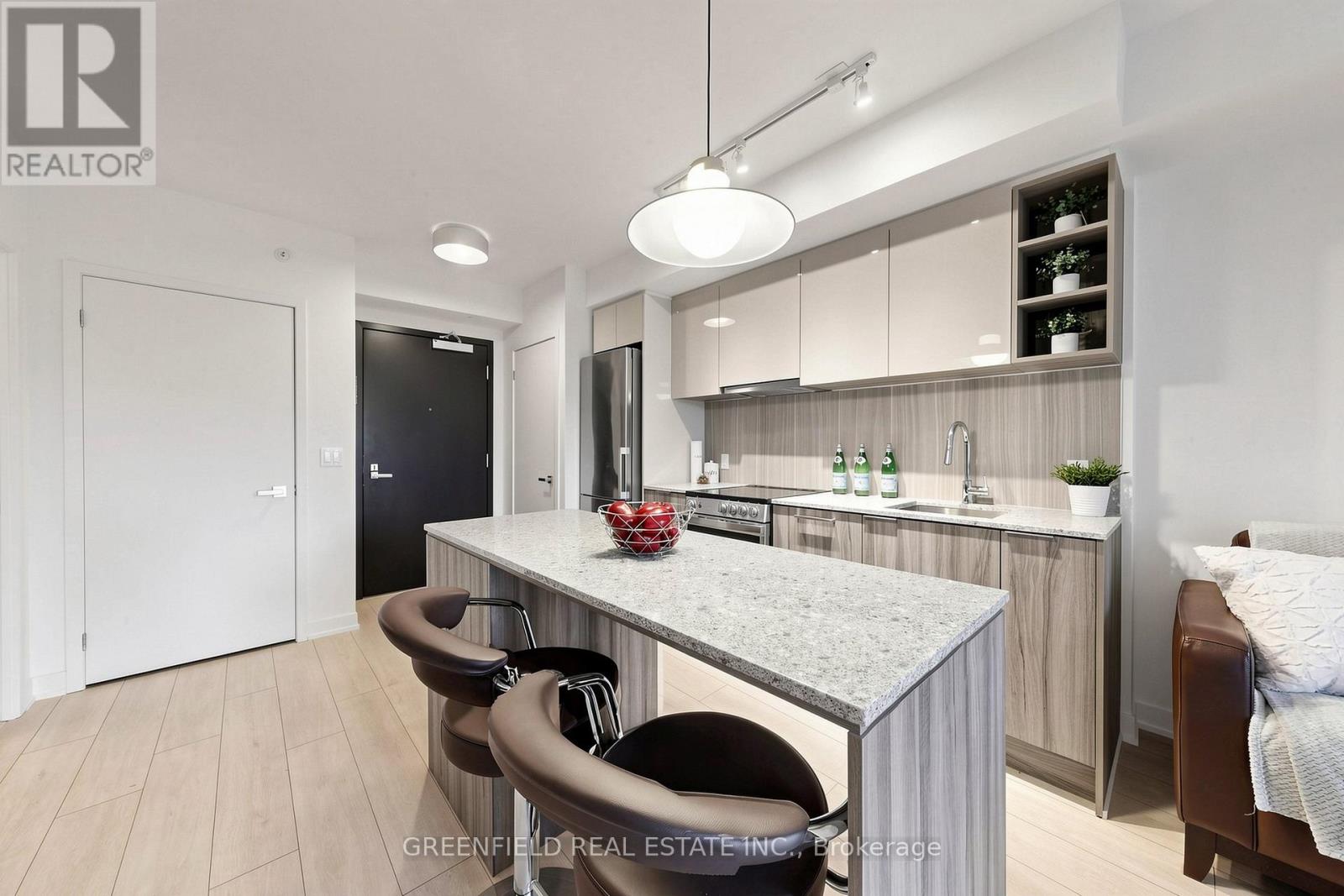 #333 31 TIPPETT ROAD - 12