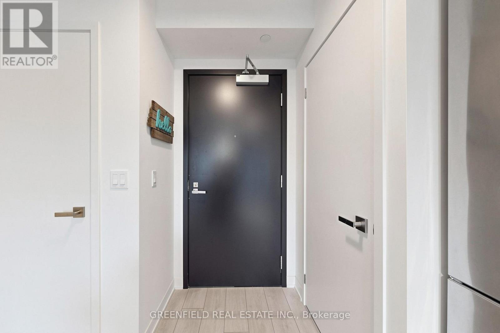 #333 31 TIPPETT ROAD - 27
